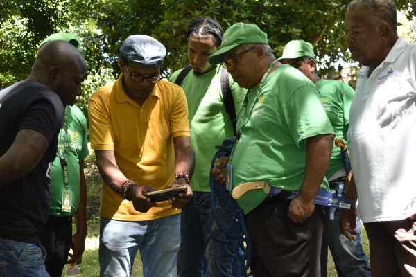 Colaboradores de la DIGECAC participaron en el Curso-Taller “Jardinería Básica” en el Jardín Botánico