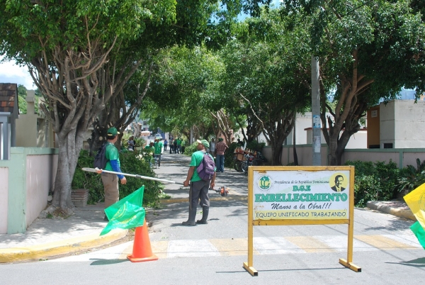 Embellecimiento realiza operativo conjunto en Santiago