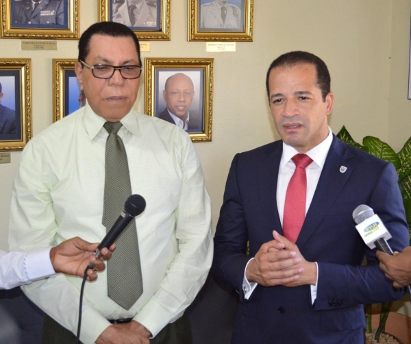 César López, Director General de Embellecimiento recibió la visita del alcalde el municipio de Santo Domingo Este, Juan De Los Santos