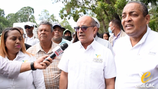 La DIGECAC asume el control de la limpieza de la Autopista 6 de noviembre, en coordinación con Ayuntamiento de Santo Domingo Oeste