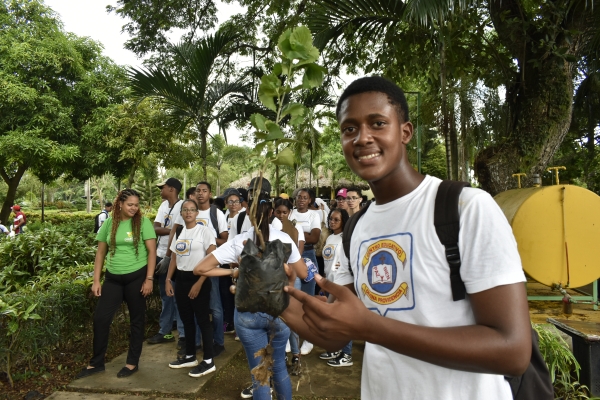 DIGECAC recibe cientos de Estudiantes en una semana