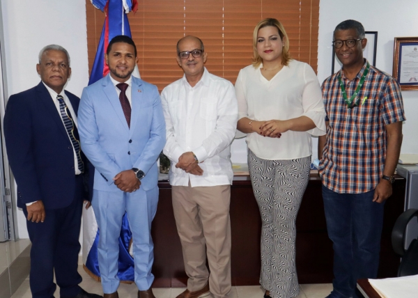 Director de la DIGECAC recibe visita oficial del vicecónsul de la República Dominicana en Barcelona y el Asesor del Poder Ejecutivo en Materia Laboral